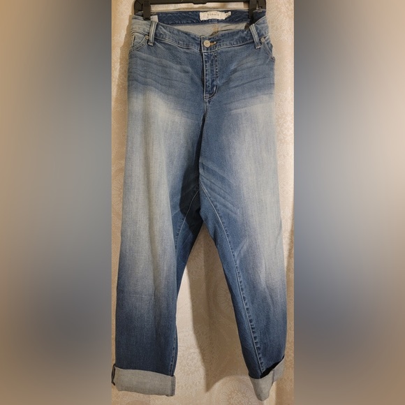 Torrid Boyfriend Jeans - Picture 1 of 2